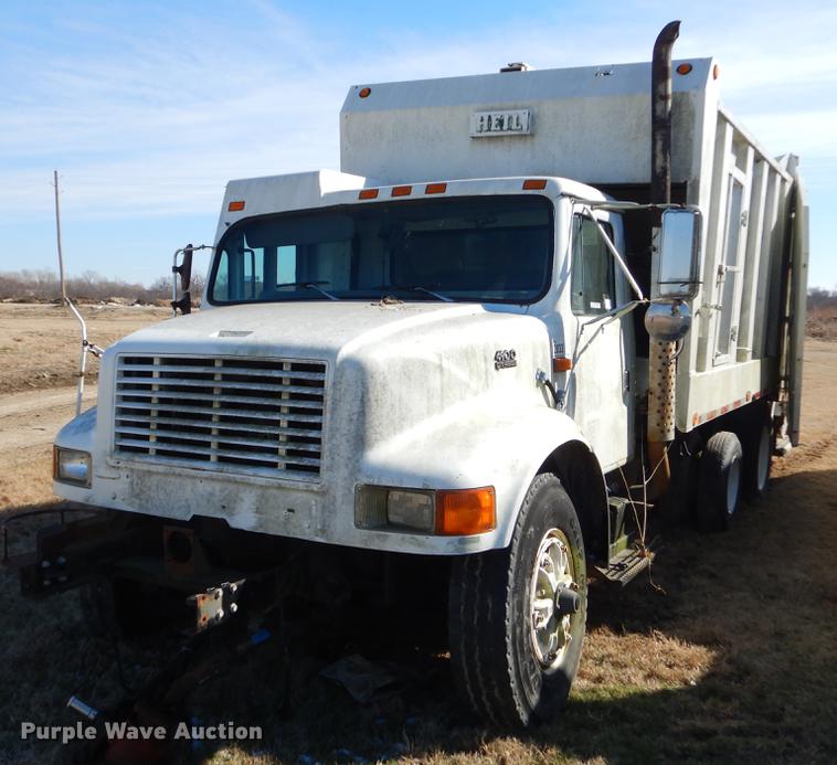 image for item EZ9779 1997 International 4900 refuse truck