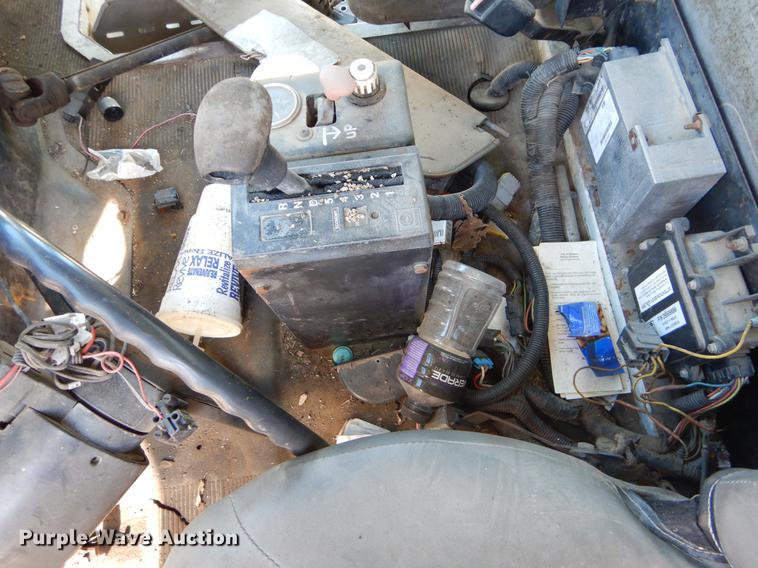 image for item EZ9779 1997 International 4900 refuse truck