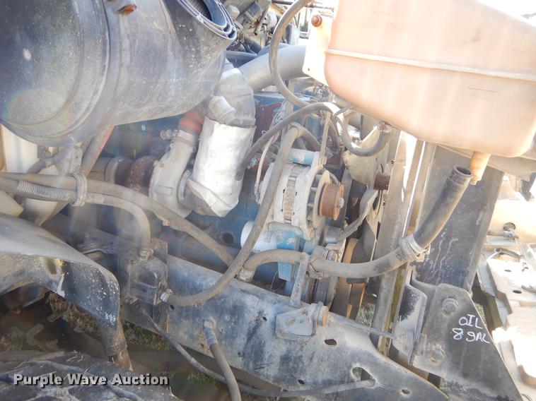 image for item EZ9779 1997 International 4900 refuse truck