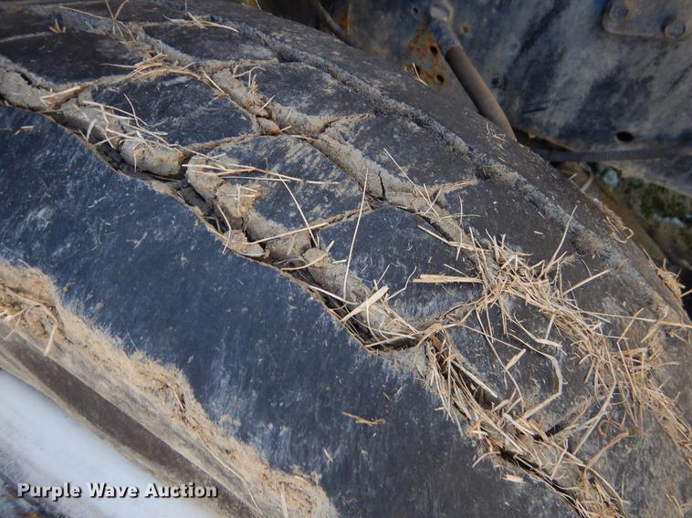 image for item EZ9779 1997 International 4900 refuse truck