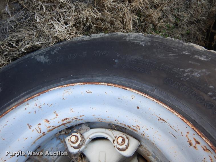 image for item EZ9779 1997 International 4900 refuse truck