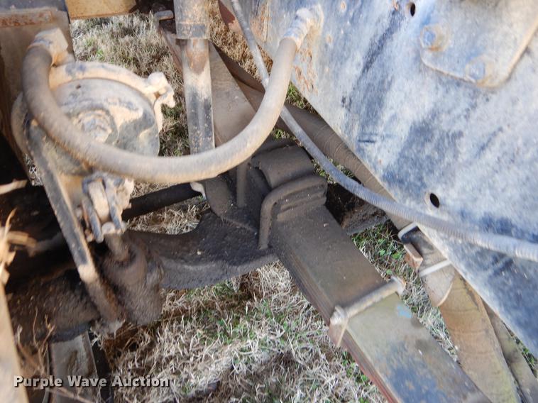 image for item EZ9779 1997 International 4900 refuse truck