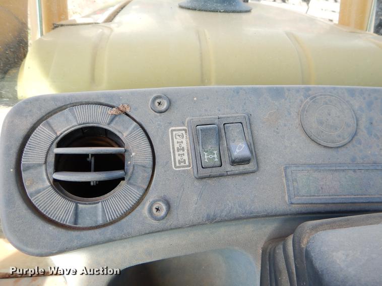 image for item EZ9932 1996 New Holland 575E backhoe