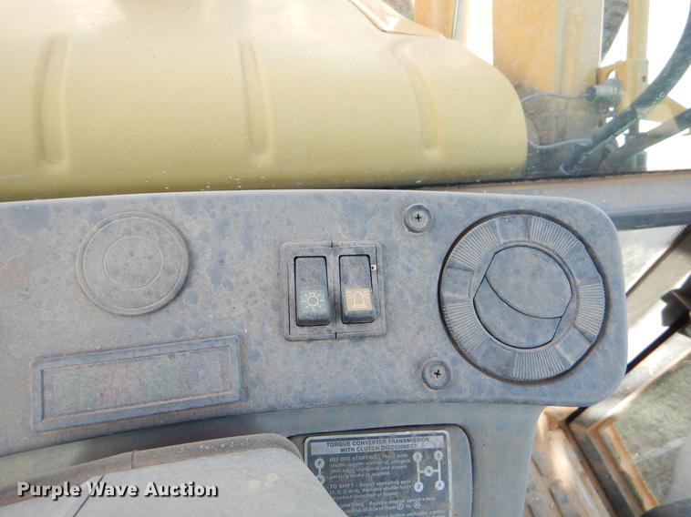 image for item EZ9932 1996 New Holland 575E backhoe