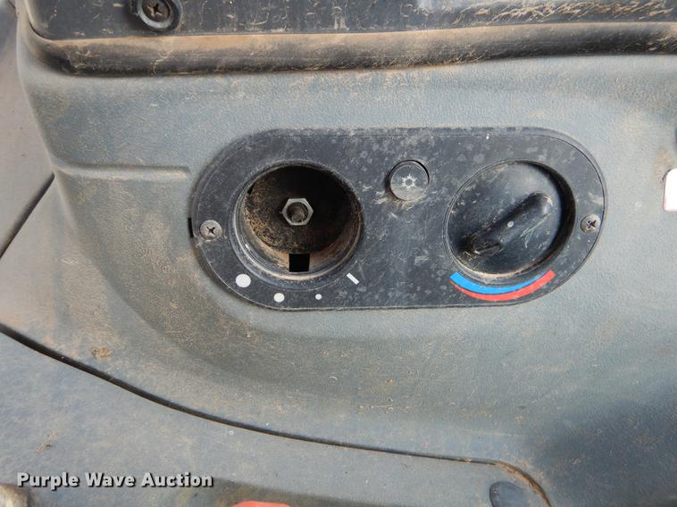 image for item EZ9932 1996 New Holland 575E backhoe