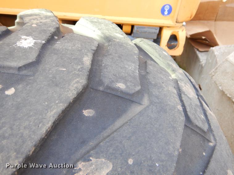 image for item EZ9932 1996 New Holland 575E backhoe