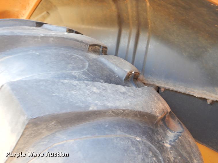 image for item EZ9932 1996 New Holland 575E backhoe