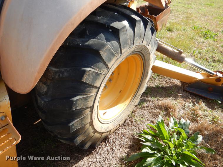 image for item EZ9932 1996 New Holland 575E backhoe