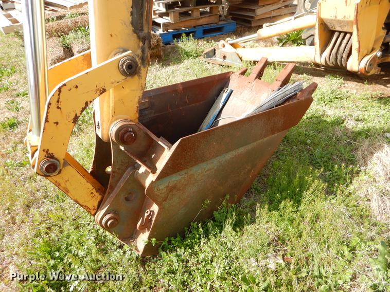 image for item EZ9932 1996 New Holland 575E backhoe