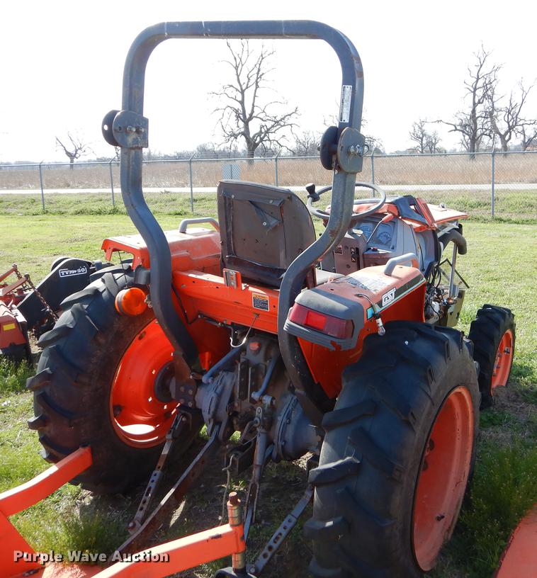 image for item EZ9934 Kubota L3010D tractor