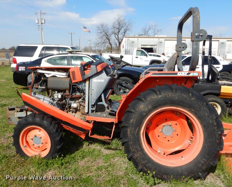 image for item EZ9934 Kubota L3010D tractor