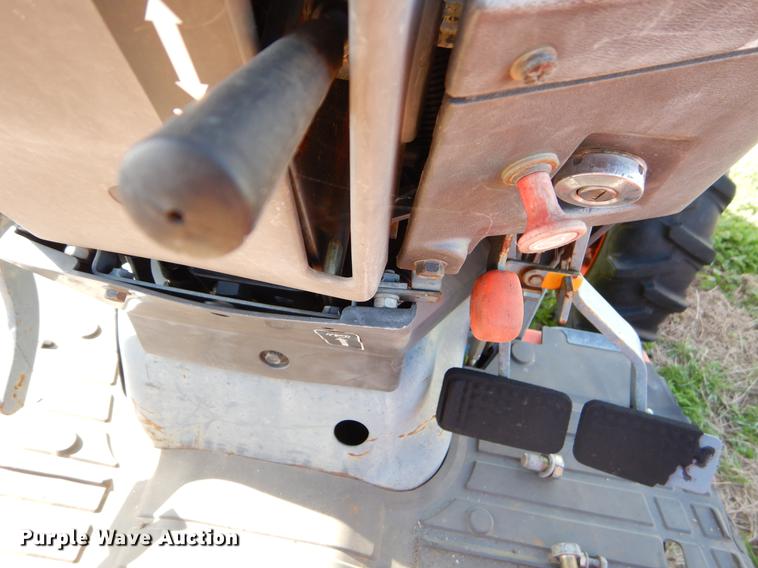 image for item EZ9934 Kubota L3010D tractor