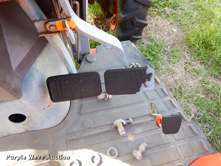 image for item EZ9934 Kubota L3010D tractor