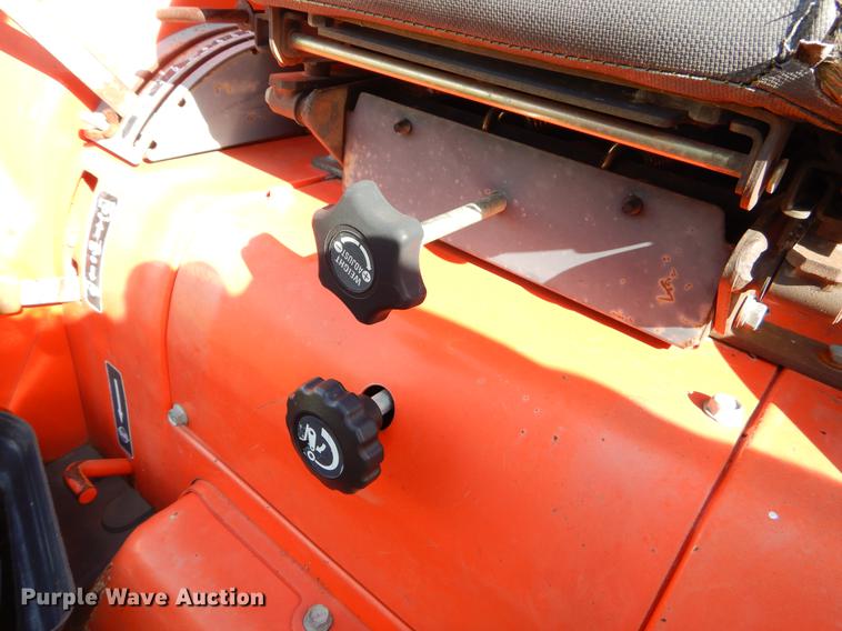 image for item EZ9934 Kubota L3010D tractor