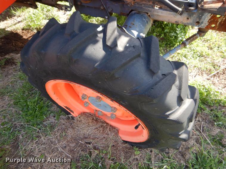 image for item EZ9934 Kubota L3010D tractor