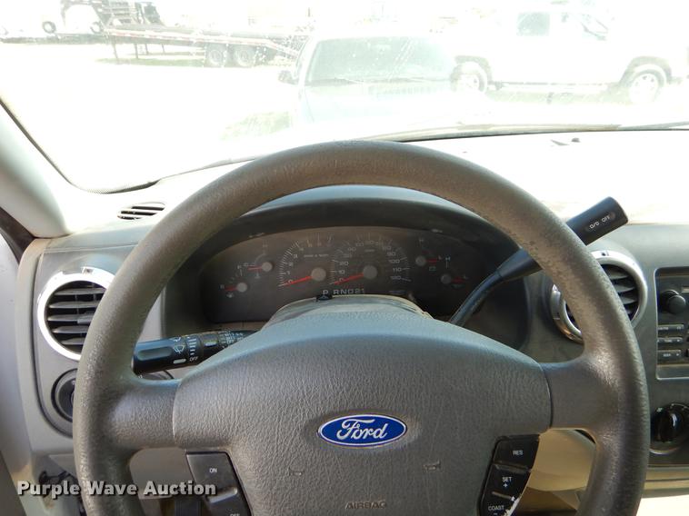 image for item EZ9937 2004 Ford Expedition SUV