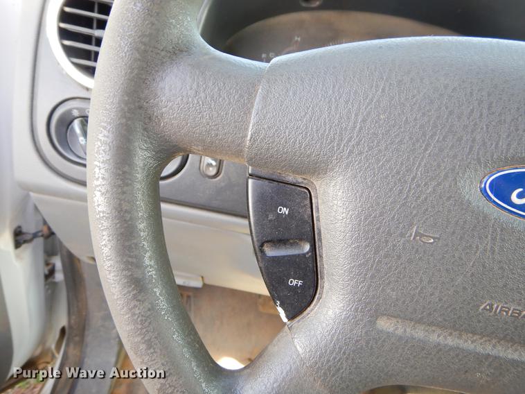 image for item EZ9937 2004 Ford Expedition SUV