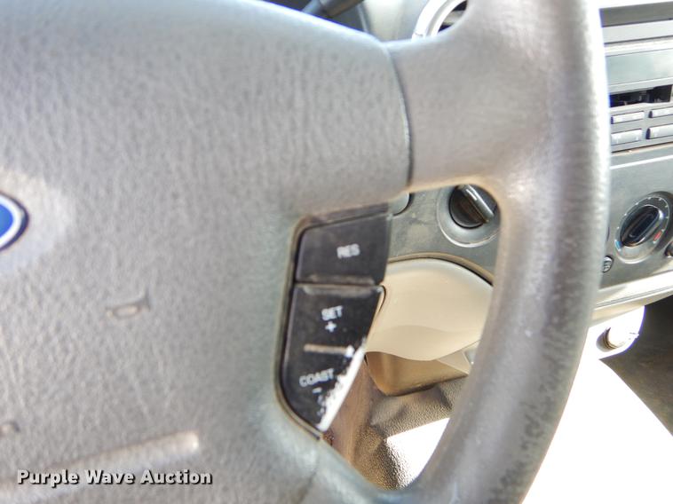 image for item EZ9937 2004 Ford Expedition SUV