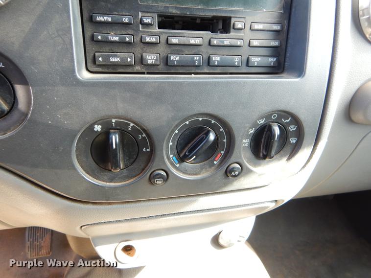 image for item EZ9937 2004 Ford Expedition SUV