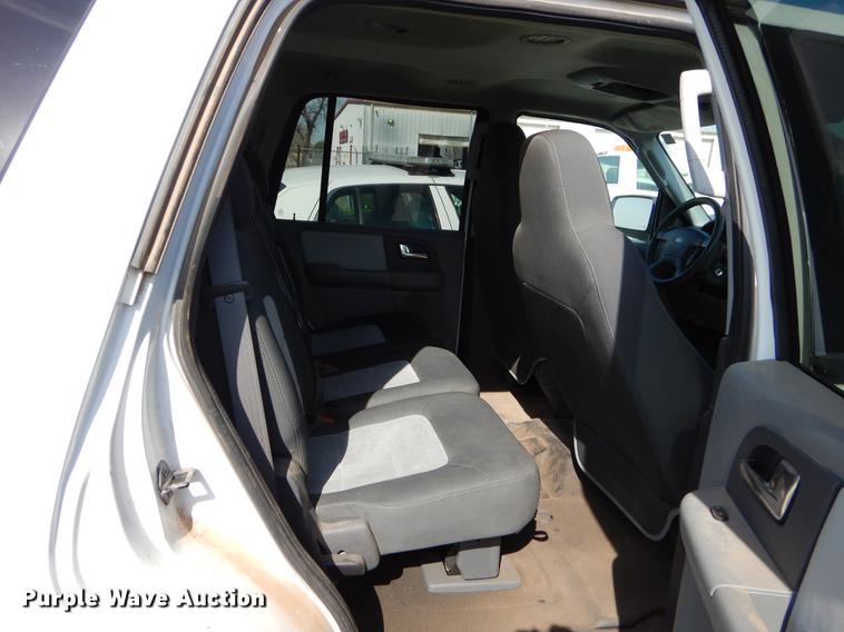 image for item EZ9937 2004 Ford Expedition SUV