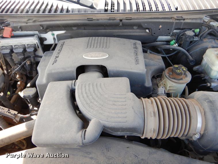 image for item EZ9937 2004 Ford Expedition SUV