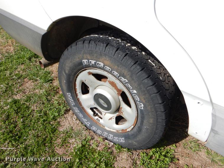 image for item EZ9937 2004 Ford Expedition SUV