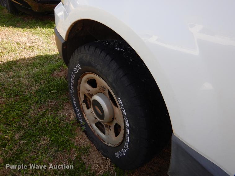 image for item EZ9937 2004 Ford Expedition SUV