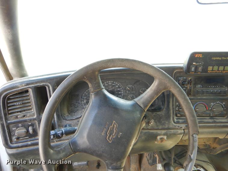 image for item EZ9964 2002 Chevrolet Silverado 3500 dump flatbed pickup truck