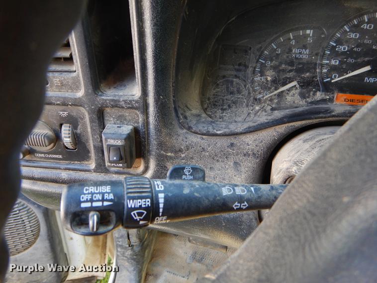 image for item EZ9964 2002 Chevrolet Silverado 3500 dump flatbed pickup truck