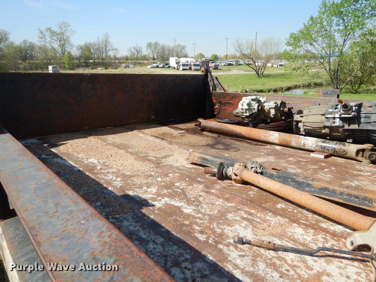 image for item EZ9964 2002 Chevrolet Silverado 3500 dump flatbed pickup truck