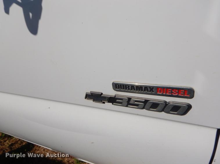 image for item EZ9964 2002 Chevrolet Silverado 3500 dump flatbed pickup truck