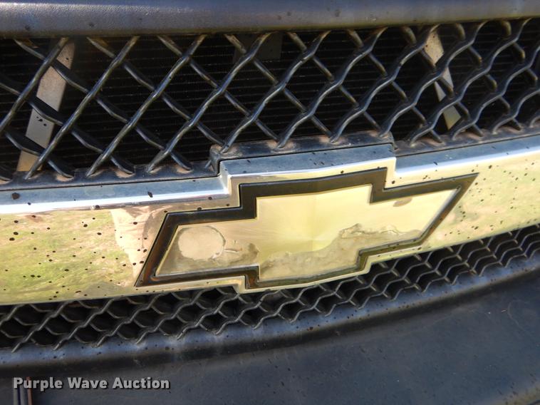 image for item EZ9964 2002 Chevrolet Silverado 3500 dump flatbed pickup truck