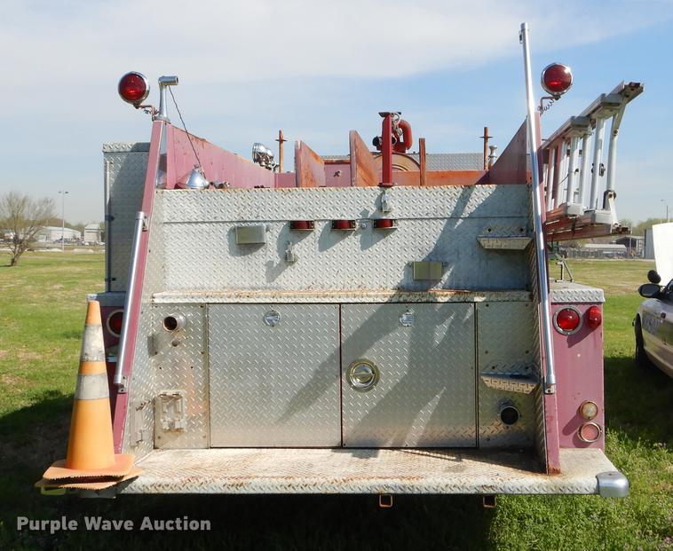 image for item EZ9967 1983 Ford 800 fire truck