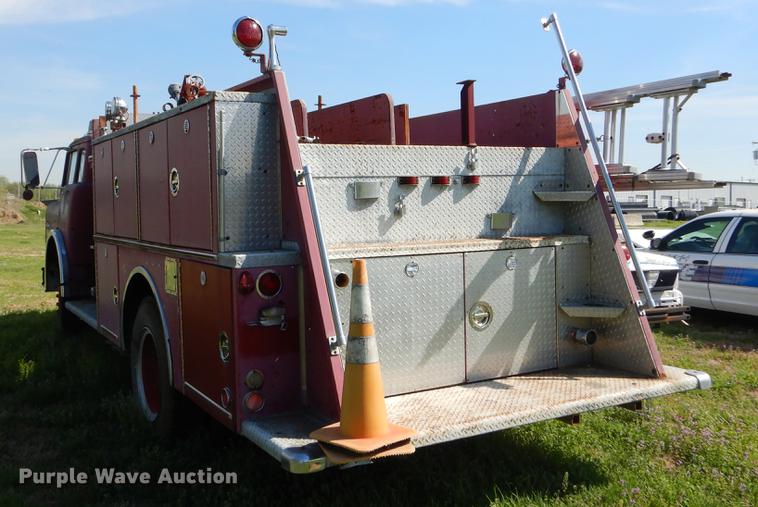 image for item EZ9967 1983 Ford 800 fire truck