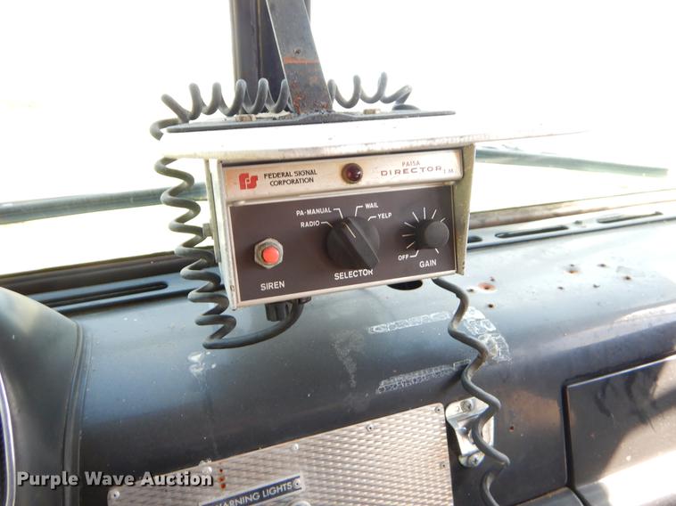 image for item EZ9967 1983 Ford 800 fire truck