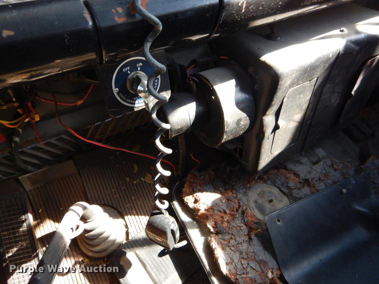 image for item EZ9967 1983 Ford 800 fire truck