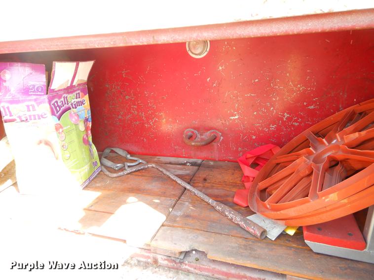 image for item EZ9967 1983 Ford 800 fire truck