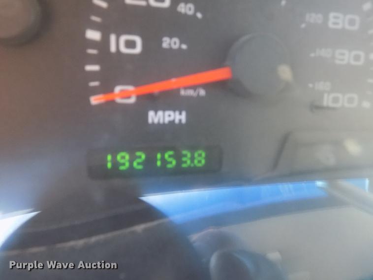 image for item FA9616 2003 Ford F550 utility truck with crane