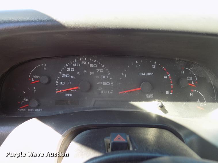 image for item FA9616 2003 Ford F550 utility truck with crane