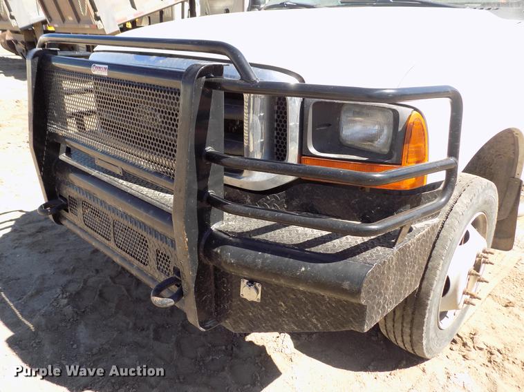 image for item FA9616 2003 Ford F550 utility truck with crane