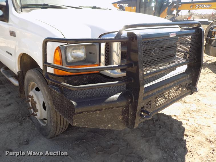 image for item FA9616 2003 Ford F550 utility truck with crane