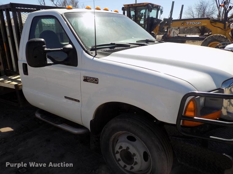 image for item FA9616 2003 Ford F550 utility truck with crane