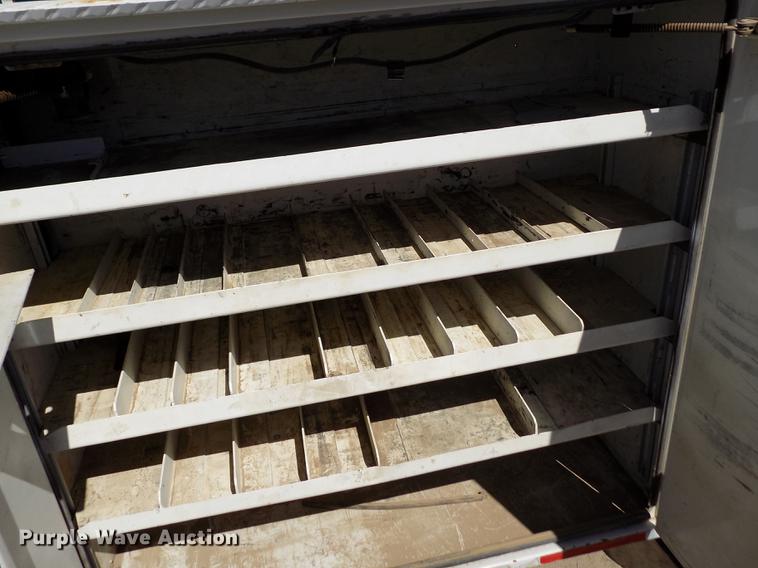 image for item FA9616 2003 Ford F550 utility truck with crane