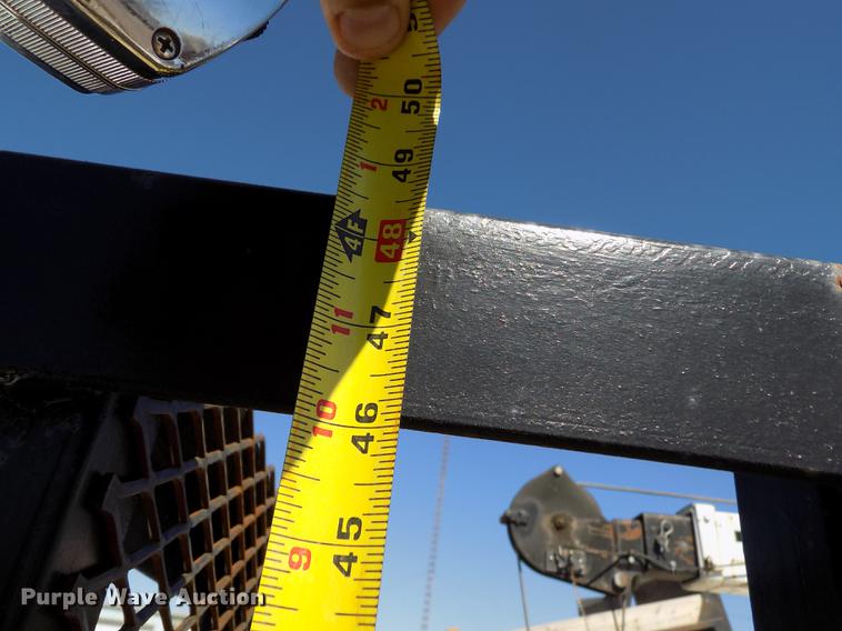 image for item FA9616 2003 Ford F550 utility truck with crane