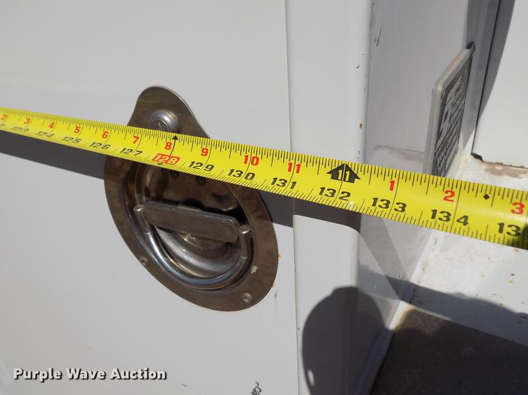 image for item FA9616 2003 Ford F550 utility truck with crane