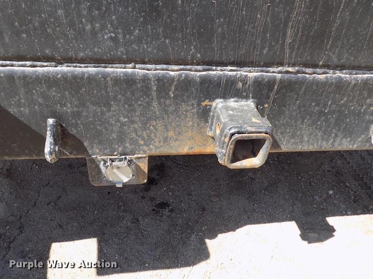 image for item FA9616 2003 Ford F550 utility truck with crane