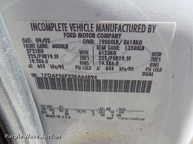 image for item FA9616 2003 Ford F550 utility truck with crane