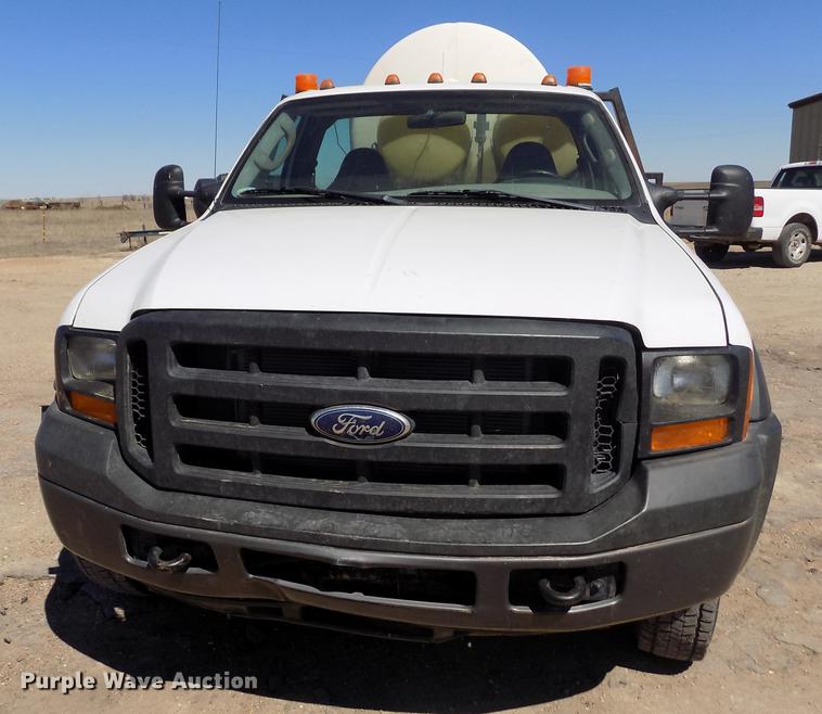 image for item FA9618 2006 Ford F550 Super Duty XL flatbed truck