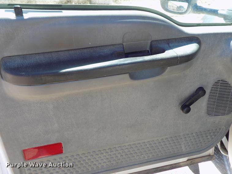 image for item FA9618 2006 Ford F550 Super Duty XL flatbed truck