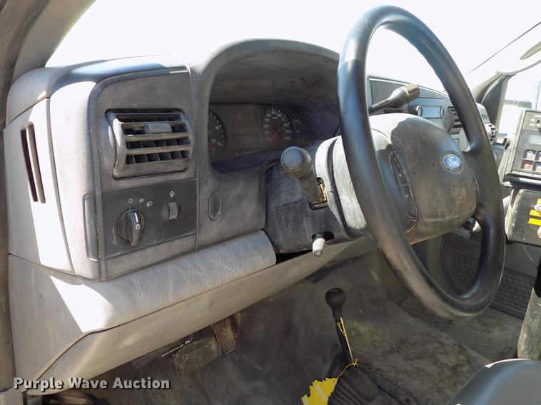 image for item FA9618 2006 Ford F550 Super Duty XL flatbed truck